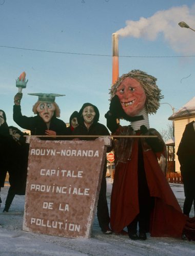 Requiem pour le Lac Osisko, déambulatoire mortuaire théâtral contre la pollution